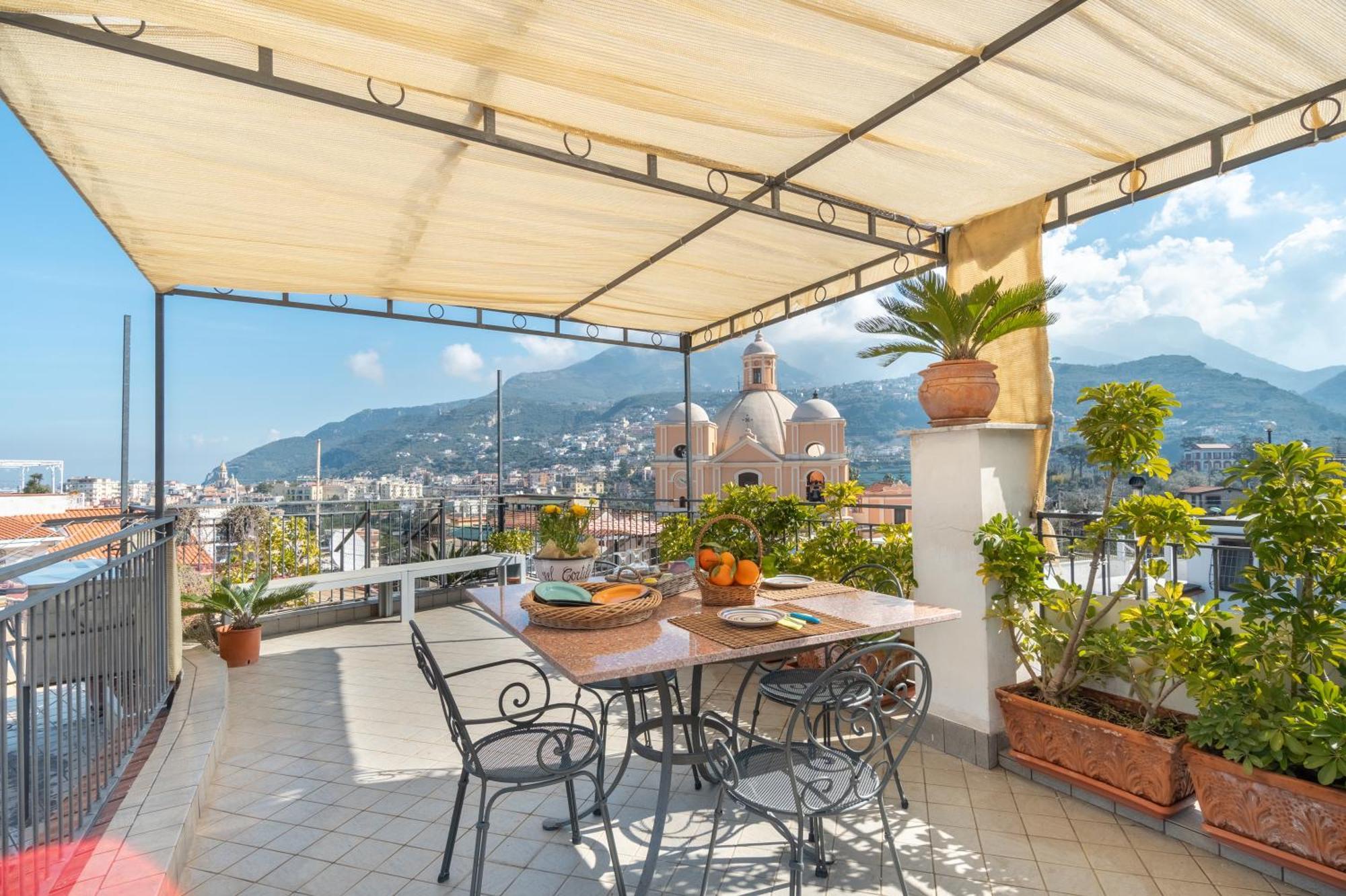 La Casa Nel Cortile Acomodação com café da manhã Vico Equense Exterior foto