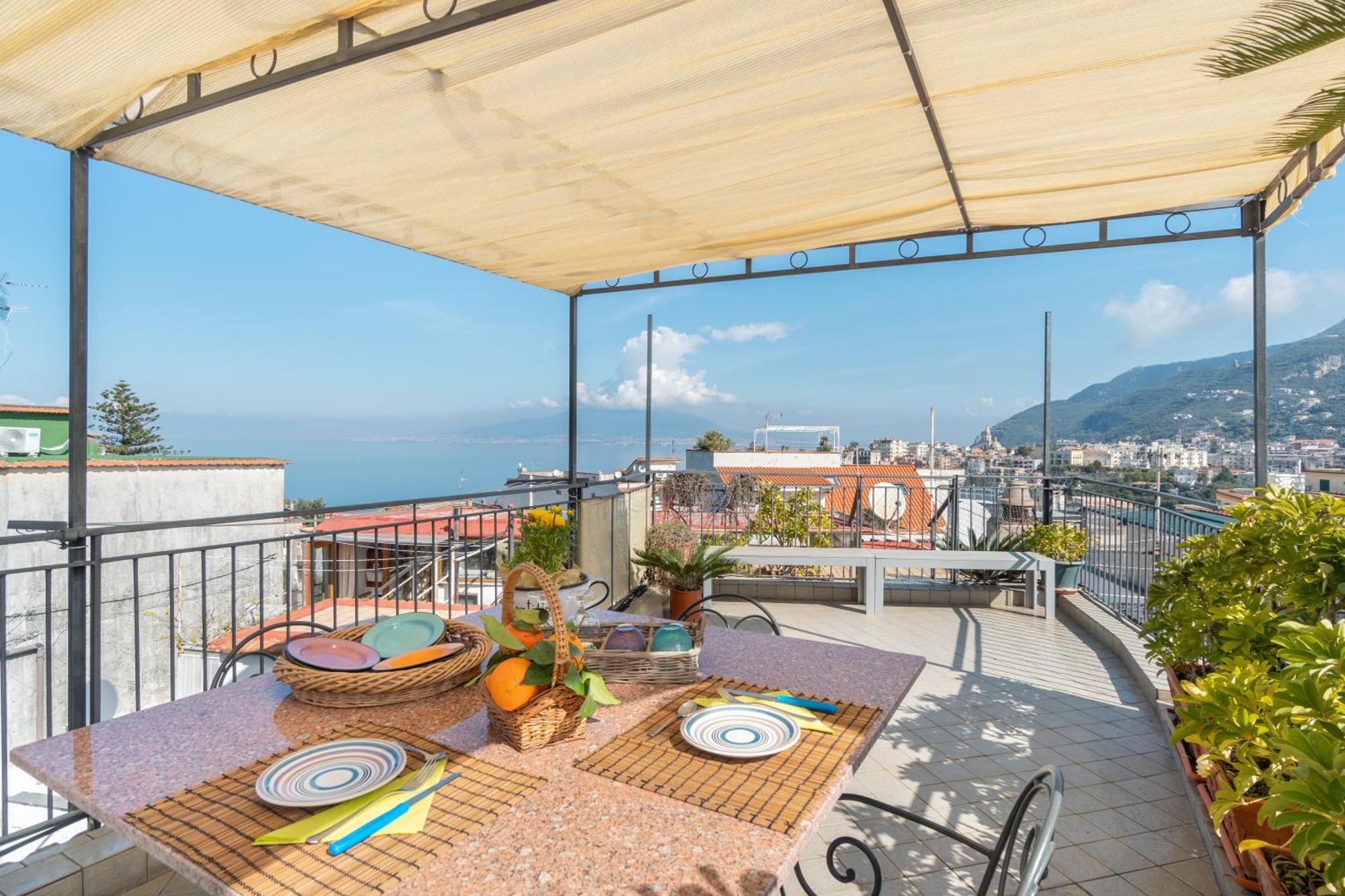 La Casa Nel Cortile Acomodação com café da manhã Vico Equense Exterior foto