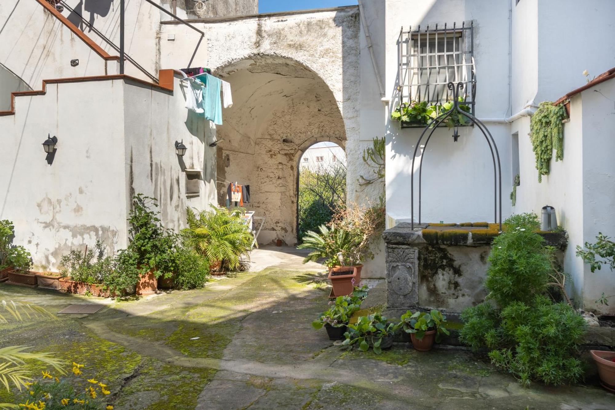 La Casa Nel Cortile Acomodação com café da manhã Vico Equense Exterior foto